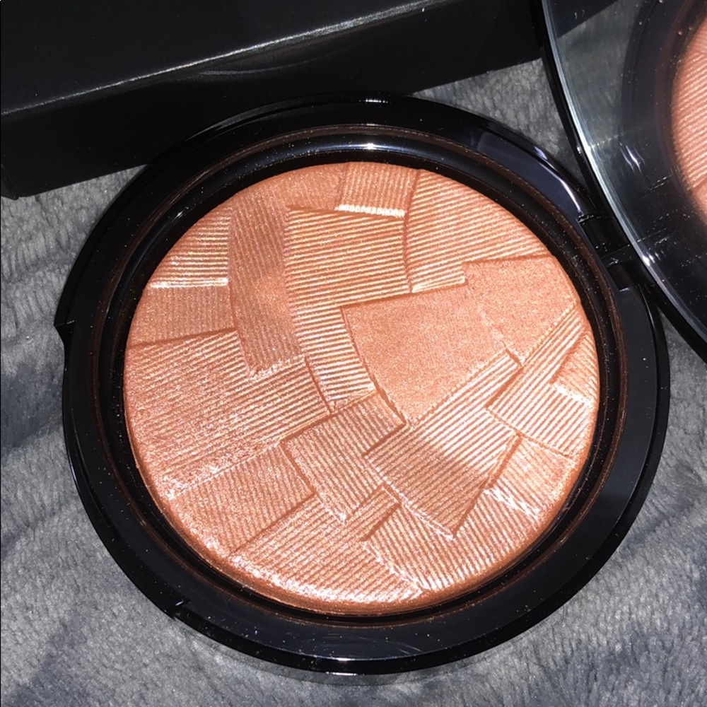 Anastasia Beverly Hills Illuminator